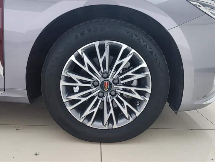 Фото 6 - Hongqi H5