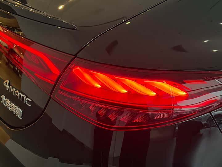 Фото 4 - Mercedes-Benz EQE