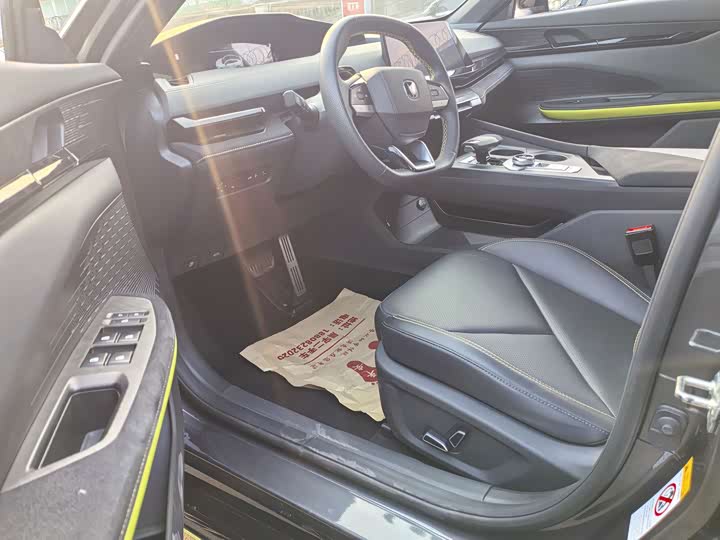 Фото 5 - Changan UNI-V