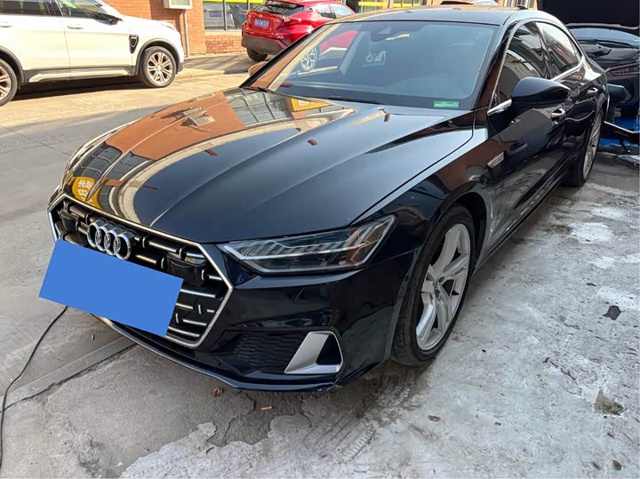 Фото 1 - Audi A7L