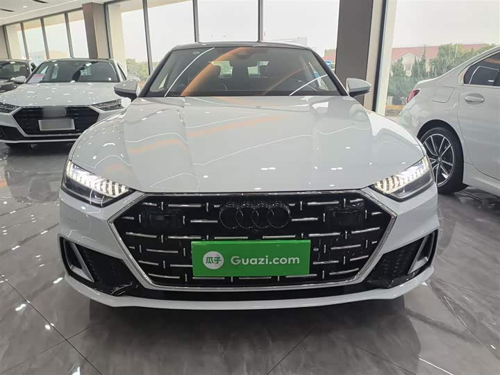 Фото 3 - Audi A7L