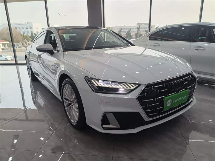 Фото 4 - Audi A7L