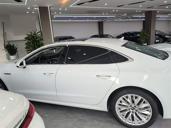 Фото 5 - Audi A7L