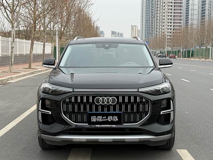 Фото 2 - Audi Q6