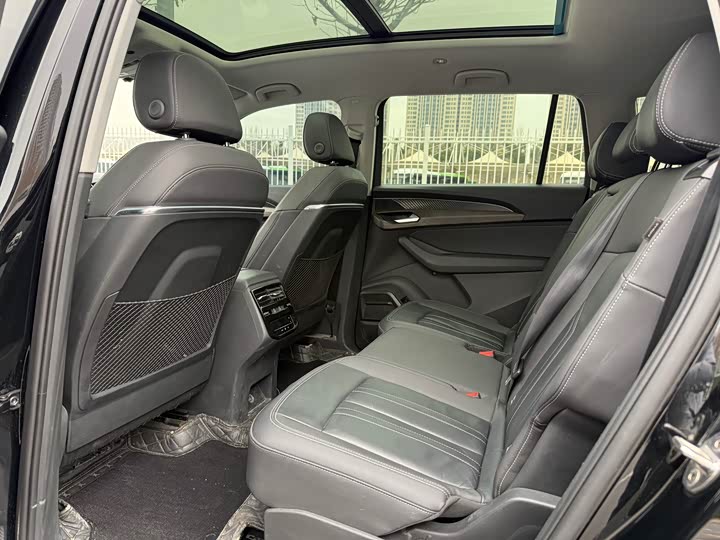 Фото 6 - Audi Q6