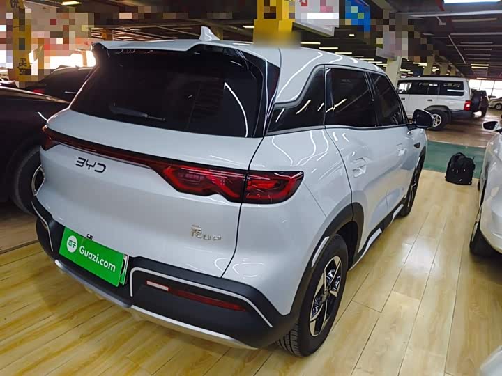 Фото 7 - BYD Yuan Up