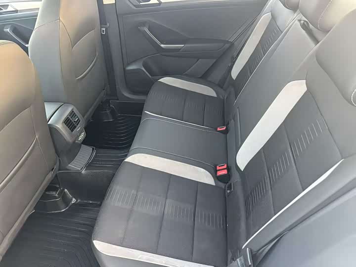 Фото 6 - Volkswagen T-Roc