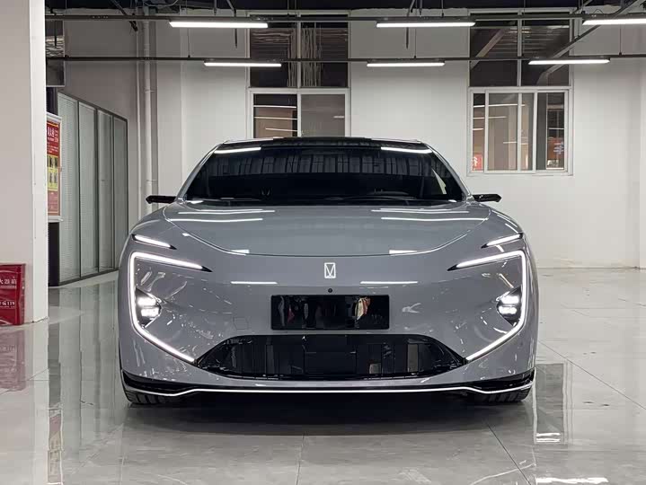 Фото 2 - Avatr 12