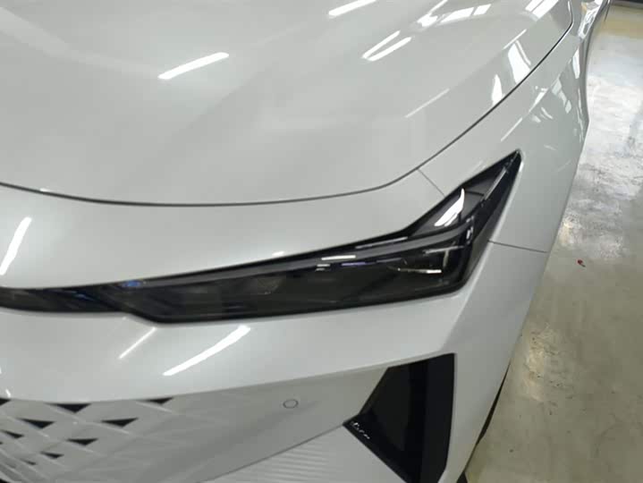 Фото 5 - Changan UNI-V Hybrid