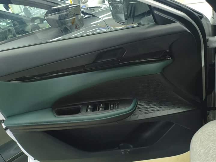 Фото 7 - Changan UNI-V Hybrid