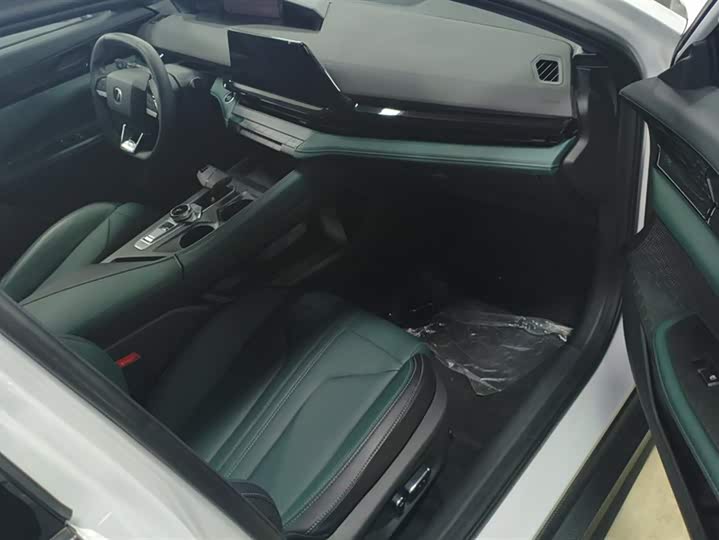 Фото 8 - Changan UNI-V Hybrid