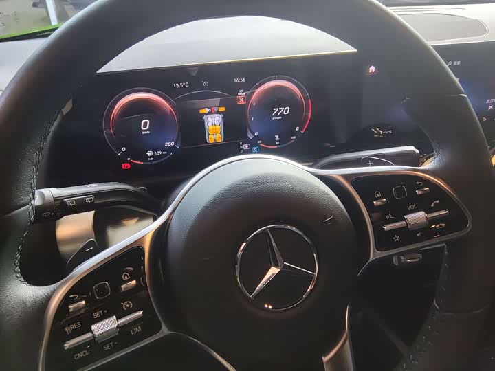 Фото 7 - Mercedes-Benz GLB-Class