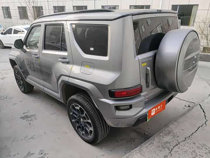 Фото 6 - Tank 700 Hybrid