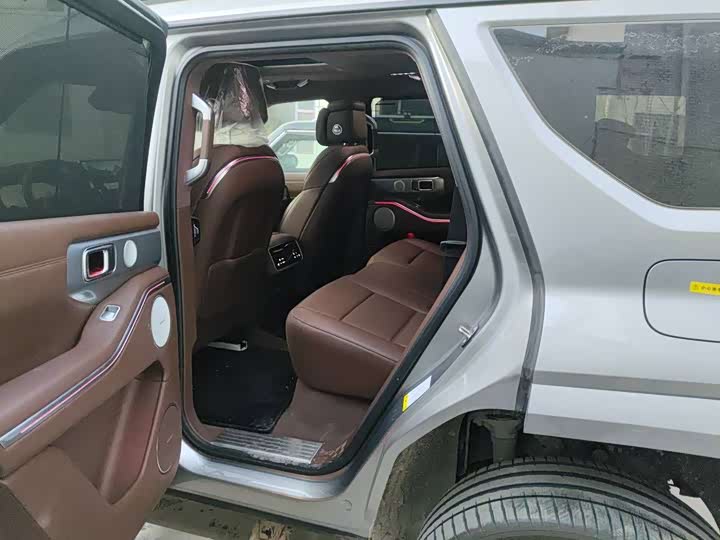 Фото 8 - Tank 700 Hybrid