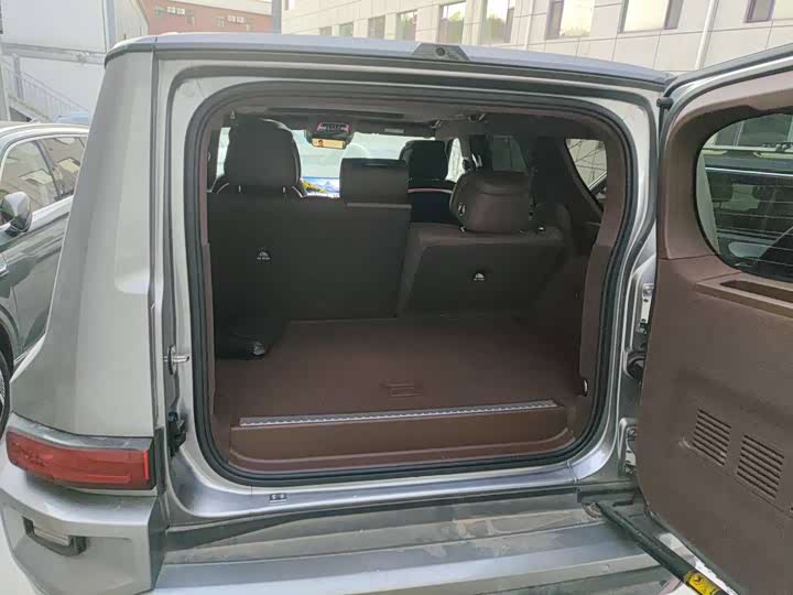 Фото 9 - Tank 700 Hybrid