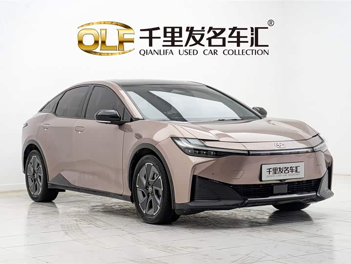 Фото 3 - Toyota bZ3