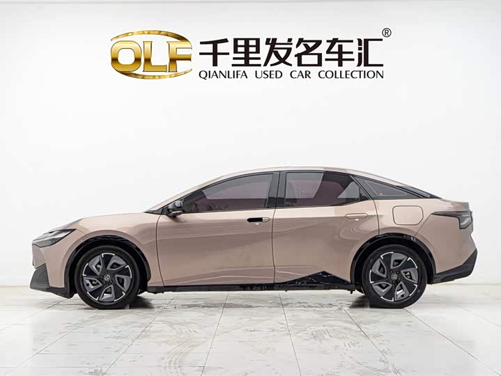 Фото 7 - Toyota bZ3