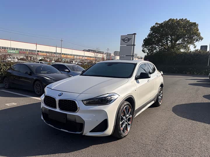 Фото 1 - BMW X2
