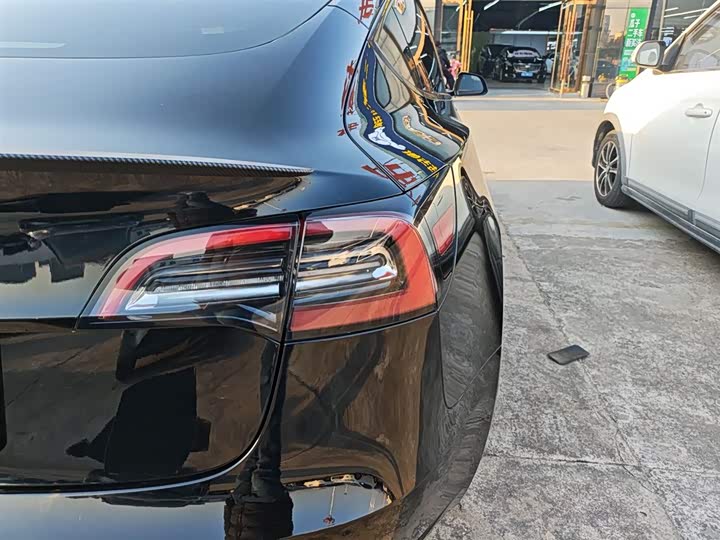 Фото 8 - Tesla Model 3