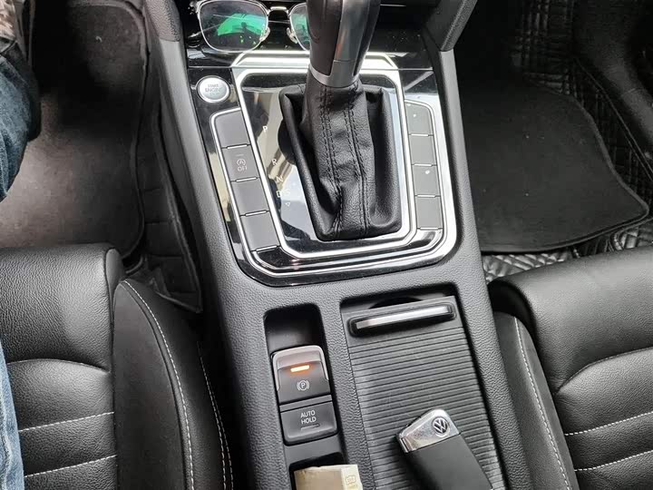 Фото 7 - Volkswagen Magotan