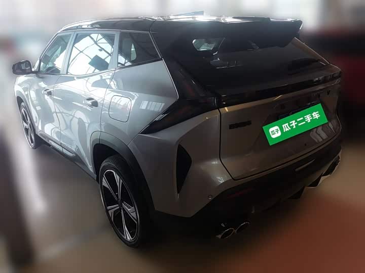 Фото 9 - Geely Atlas