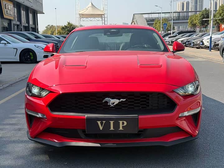 Фото 2 - Ford Mustang