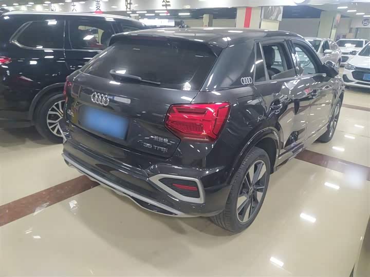 Фото 7 - Audi Q2L