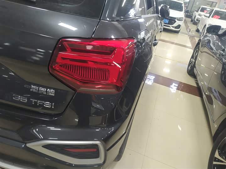 Фото 8 - Audi Q2L