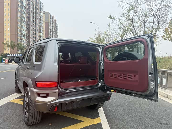 Фото 4 - Tank 700 Hybrid