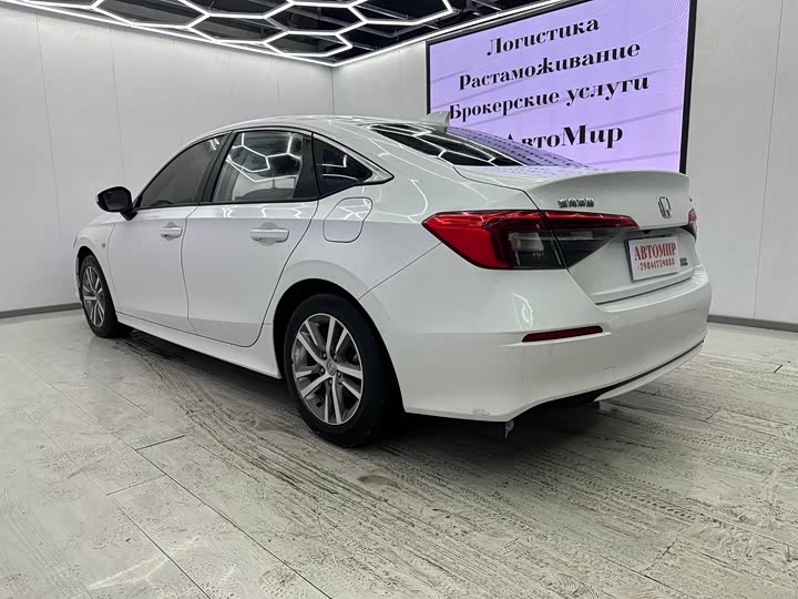 Фото 8 - Honda Civic