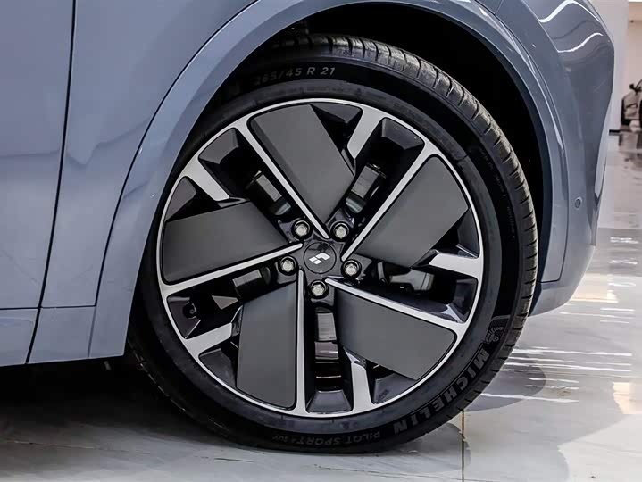 Фото 6 - LiXiang L8