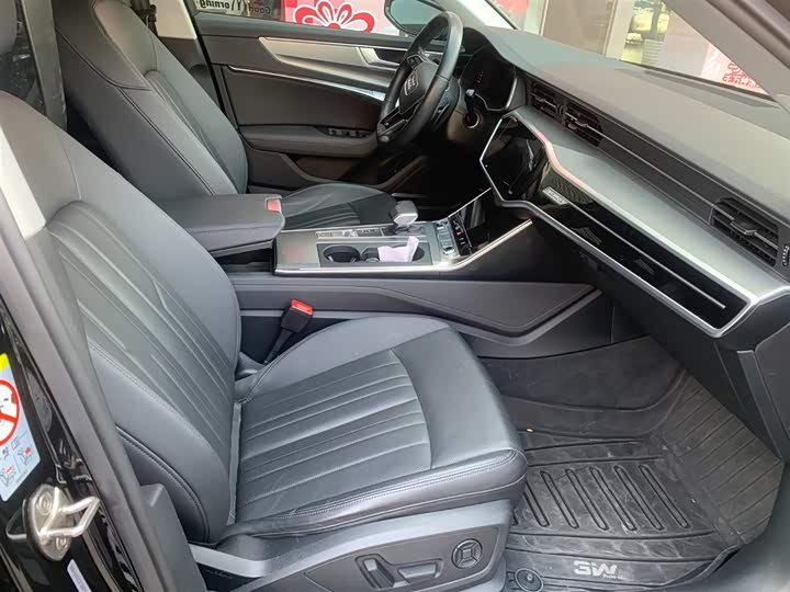 Фото 8 - Audi A6