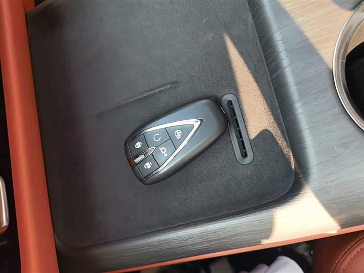 Фото 9 - Changan CS75 Plus