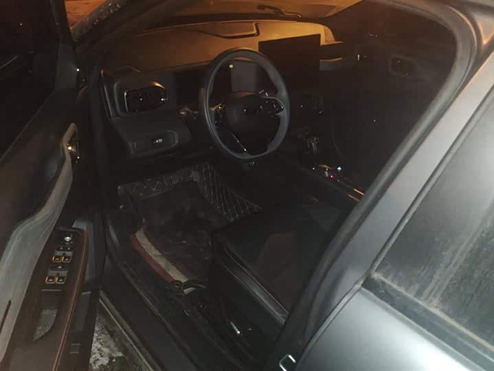 Фото 9 - Geely Cowboy