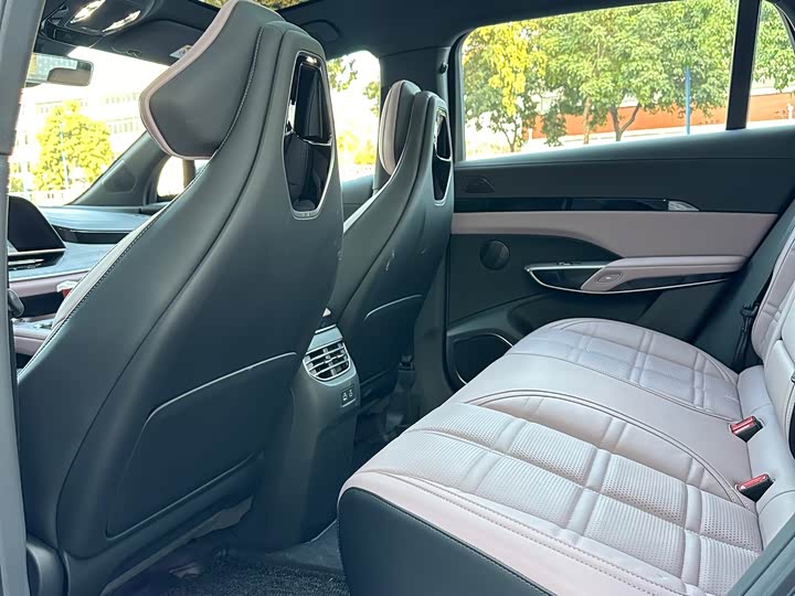 Фото 9 - Hongqi EHS7 (Tiangong 08)