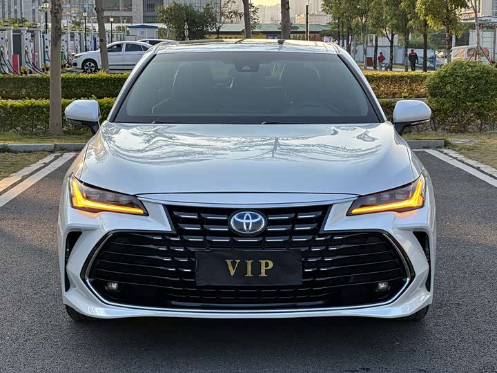 Фото 2 - Toyota Avalon