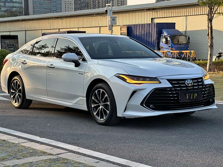 Фото 3 - Toyota Avalon