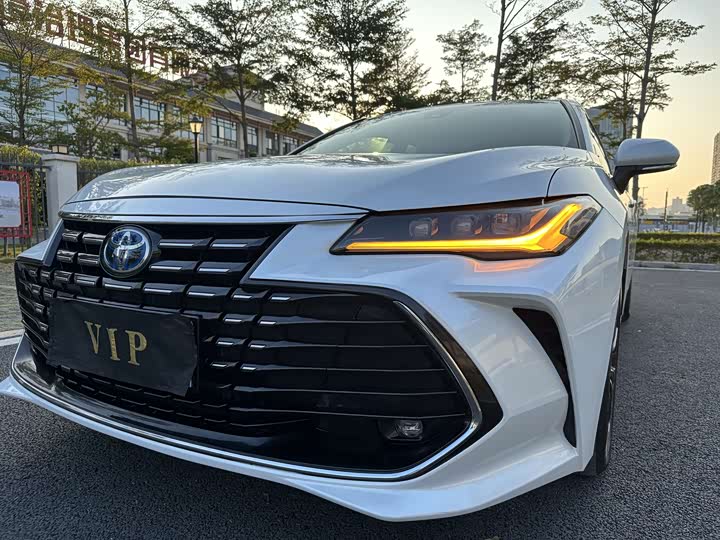 Фото 7 - Toyota Avalon