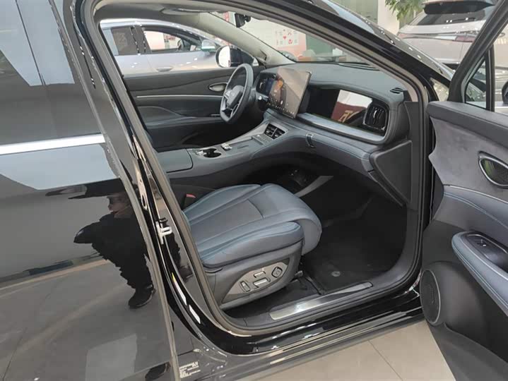 Фото 8 - BYD Sea Lion 07 DM-i Hybrid