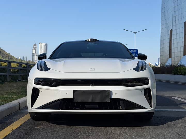 Фото 2 - Zeekr 001