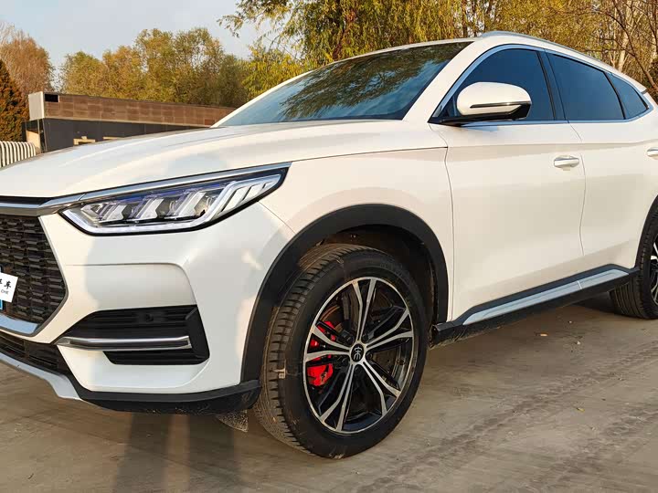 Фото 1 - BYD Song Plus