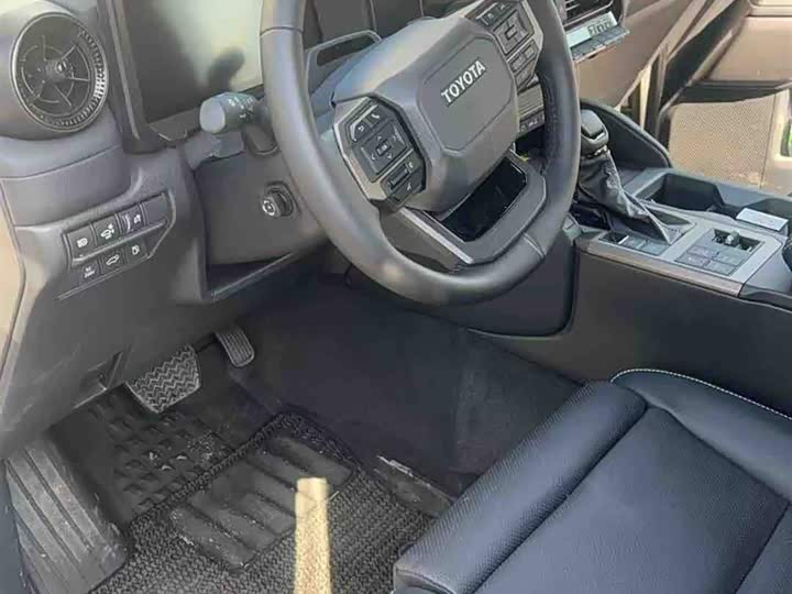 Фото 3 - Toyota Prado