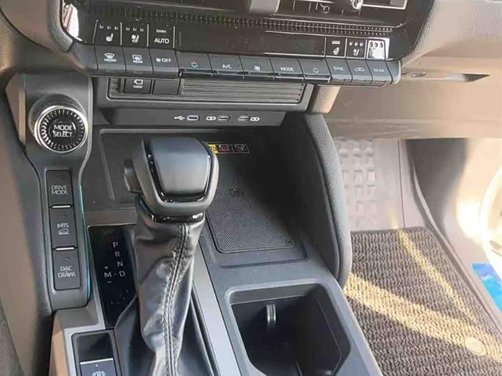 Фото 5 - Toyota Prado