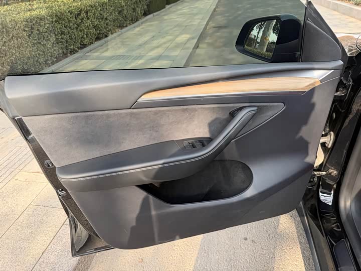 Фото 6 - Tesla Model Y