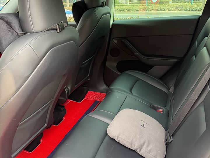 Фото 9 - Tesla Model Y