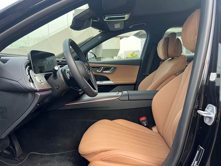 Фото 3 - Mercedes-Benz E-Class