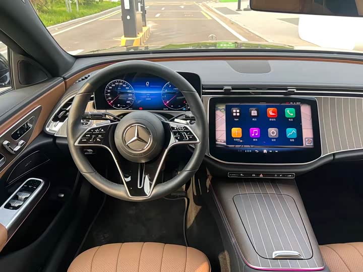 Фото 6 - Mercedes-Benz E-Class