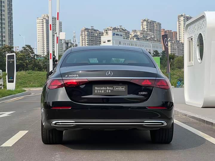 Фото 8 - Mercedes-Benz E-Class