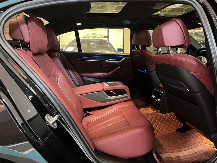 Фото 9 - BMW 5 Series