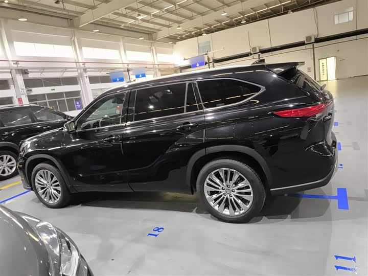 Фото 5 - Toyota Highlander